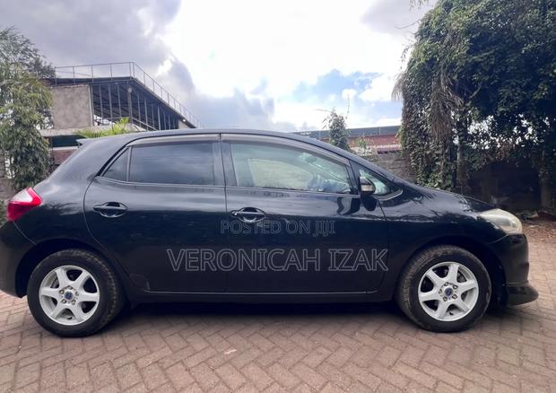 Toyota Auris 2011 Black