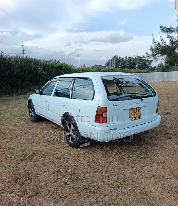 Toyota Corolla 2001 White