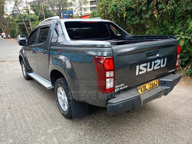 Isuzu D-MAX 2022 Brown