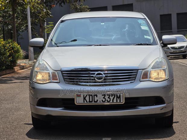Nissan Bluebird 2012 Silver