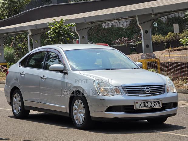 Nissan Bluebird 2012 Silver