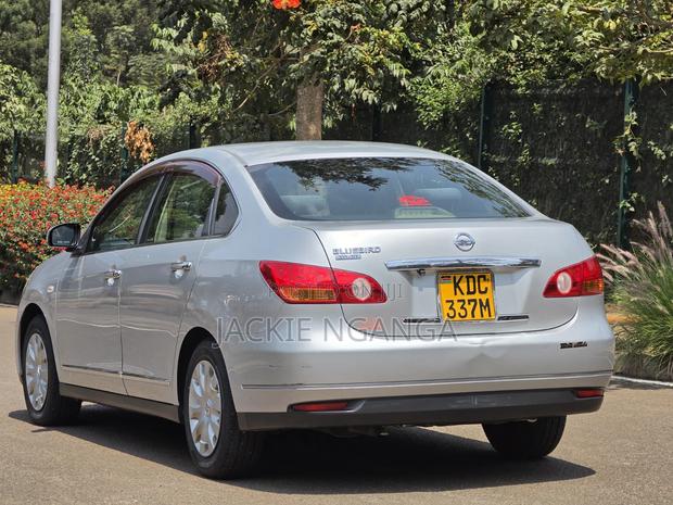 Nissan Bluebird 2012 Silver