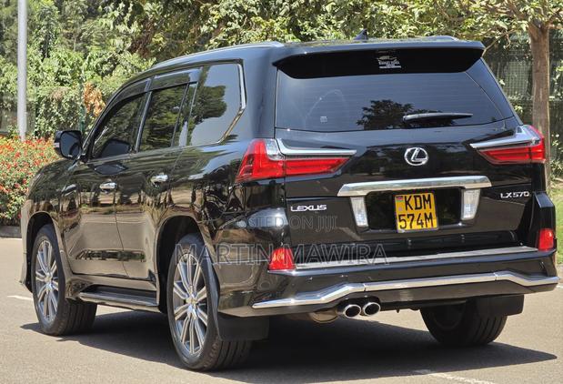 Lexus LX 2016 Black