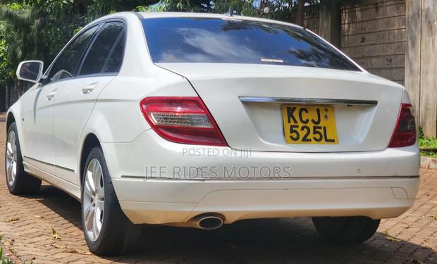 Mercedes-Benz C200 2009 Pearl