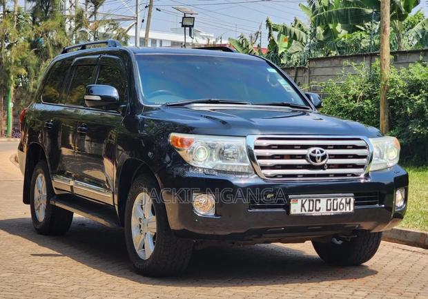 Toyota Land Cruiser 2013 Silver