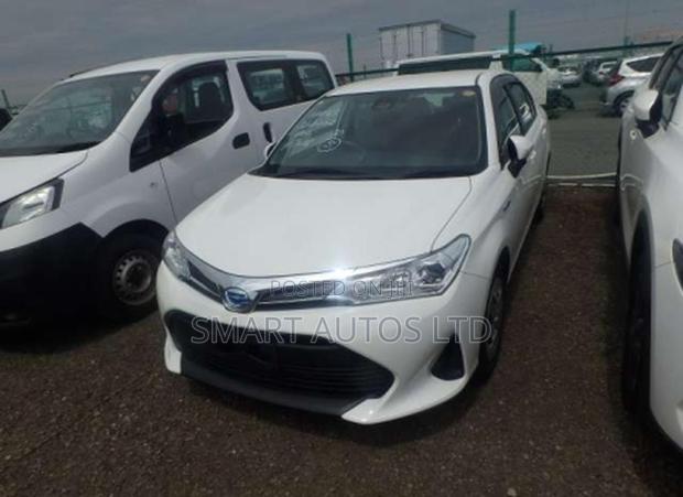 Toyota Axio 1.5 Hybrid 2WD 2019 Off white