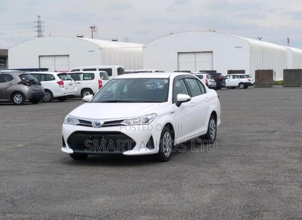 Toyota Axio 1.5 Hybrid 2WD 2020 Pearl