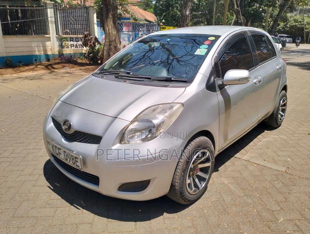Toyota Vitz 2008 Silver