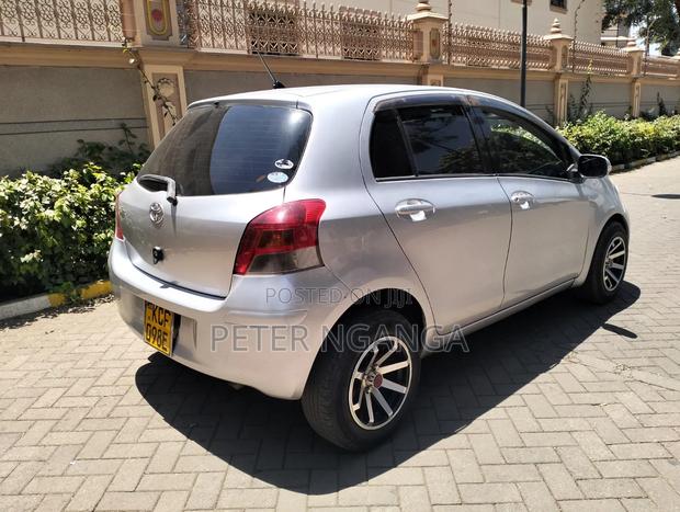Toyota Vitz 2008 Silver