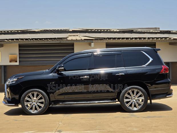 Lexus LX 570 AWD 2016 Black