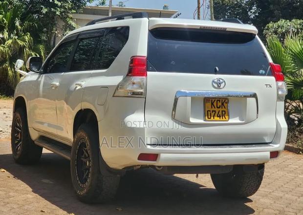 Toyota Land Cruiser Prado 2009 White