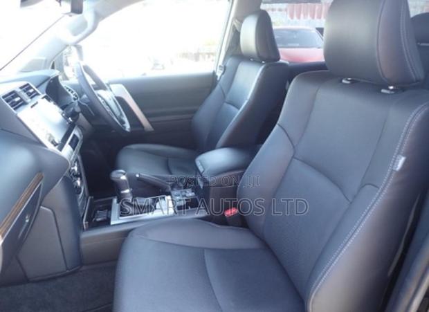 Toyota Land Cruiser Prado 2022 Black