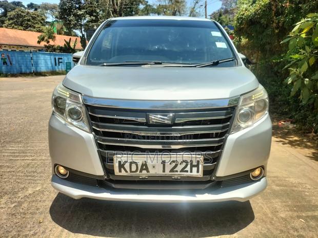 Toyota Noah 2014 Silver