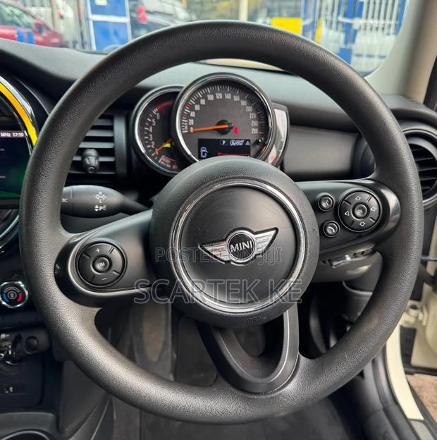 Mini Cooper 2019 Beige