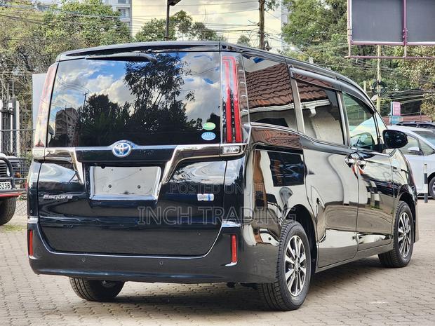 Toyota Esquire 1.8 FWD Hybrid (7 seater) 2019 Black