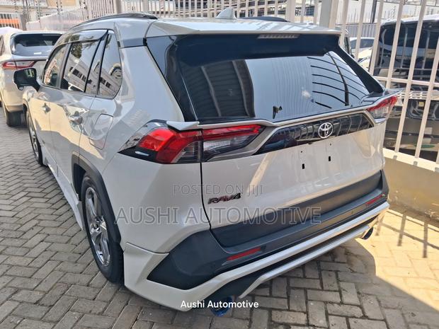 Toyota RAV4 2020 White