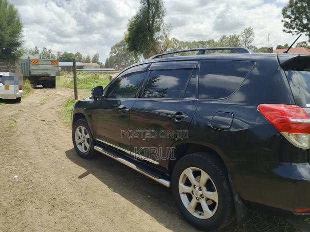 Toyota Vanguard 2011 Black