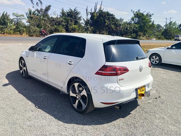 Volkswagen Golf GTI 2.0T S 4-Door 2015 White