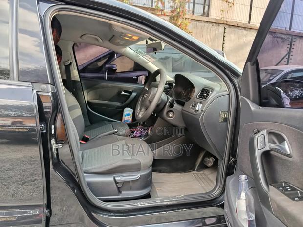 Volkswagen Polo 2011 Black