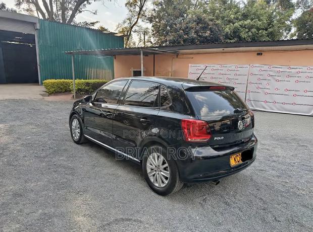 Volkswagen Polo 2011 Black