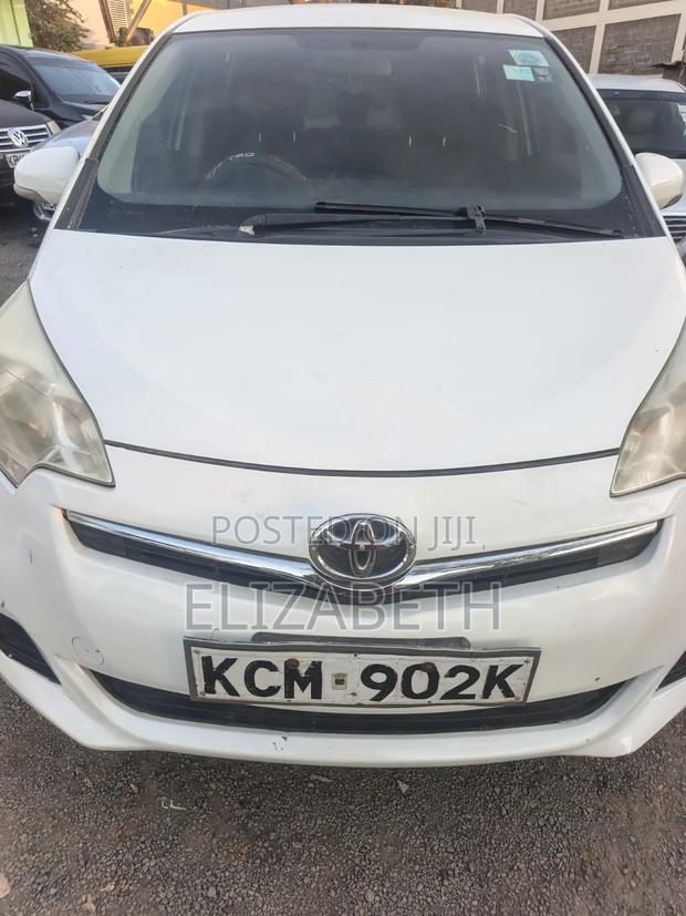Toyota Ractis 2010 White