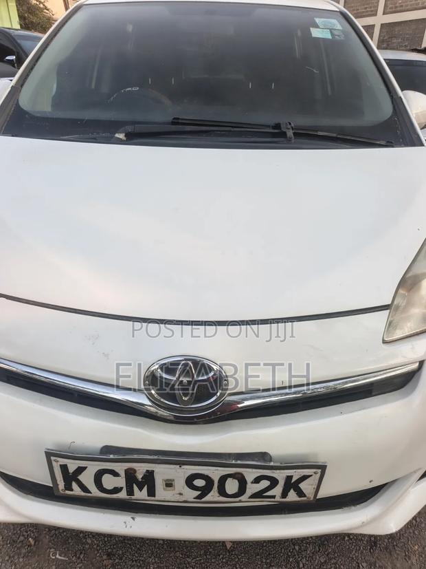 Toyota Ractis 2010 White