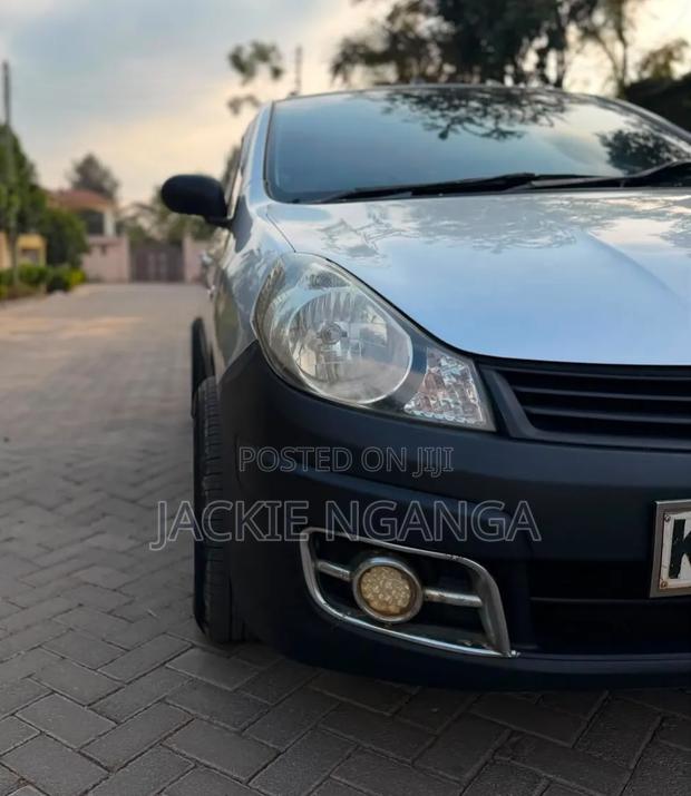 Nissan Advan 2015 Silver