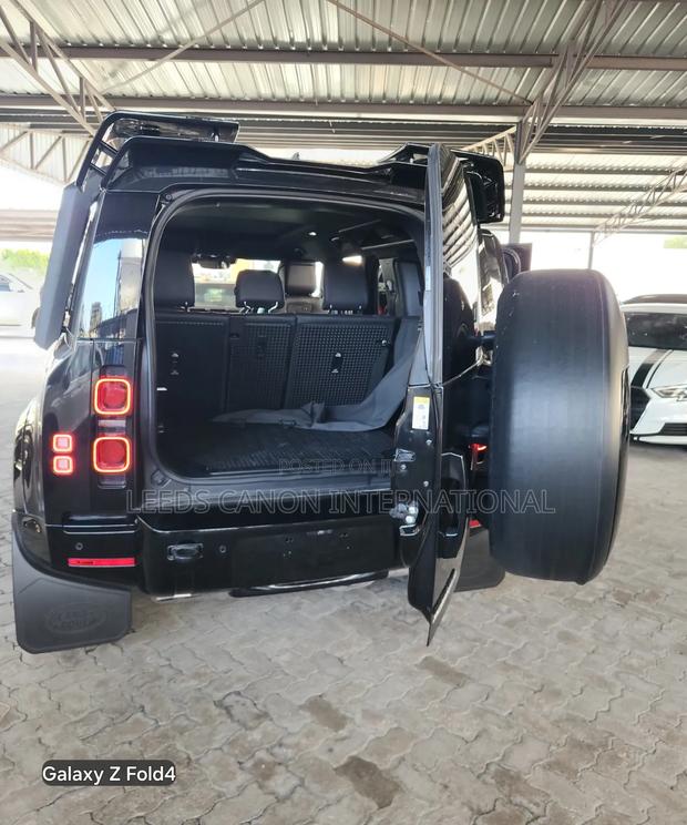Land Rover Defender 2021 Black