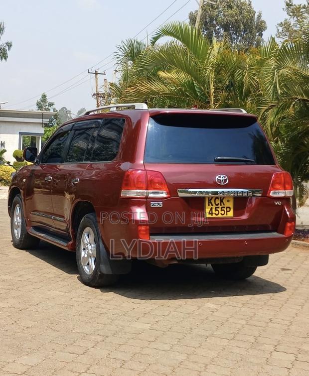 Toyota Land Cruiser 2010 Maroon