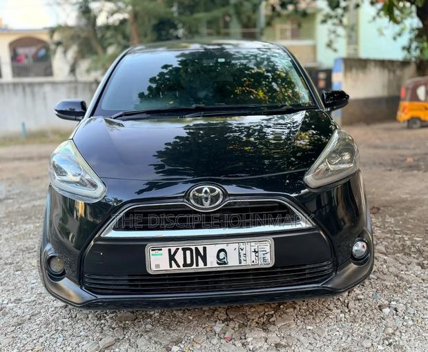 Toyota Sienta 2016 Black