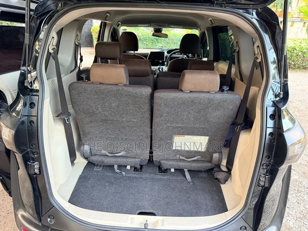 Toyota Sienta 2016 Black