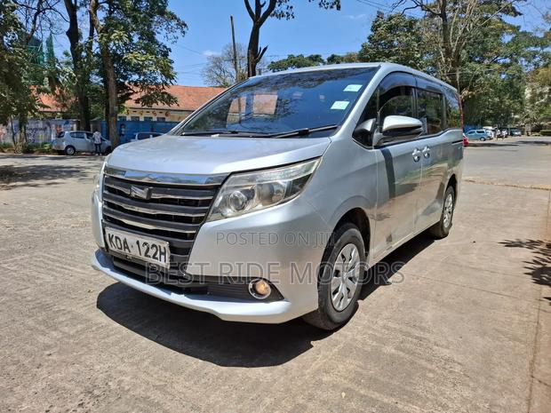 Toyota Noah 2014 Silver