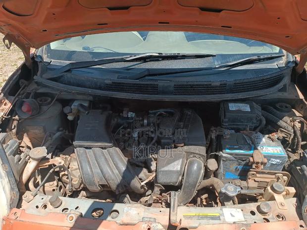 Nissan March 2012