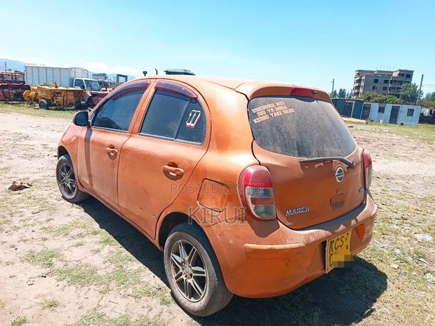 Nissan March 2012