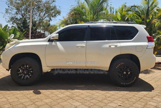 Toyota Land Cruiser Prado 2009 White