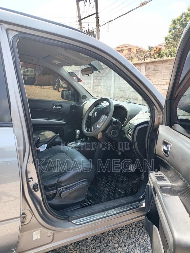 Nissan X-Trail 2011 Silver