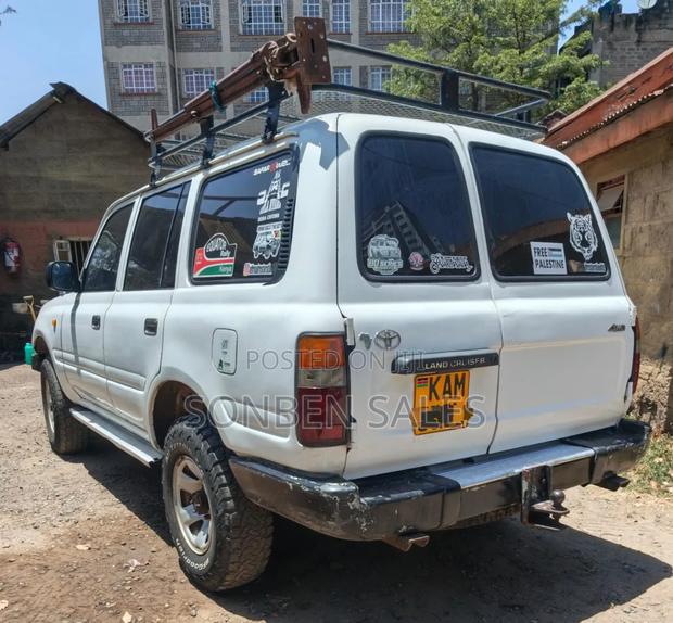 Toyota Land Cruiser 1992 White