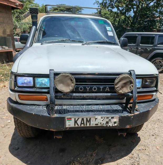 Toyota Land Cruiser 1992 White