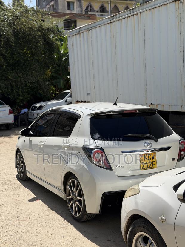Toyota Vitz 2013 White
