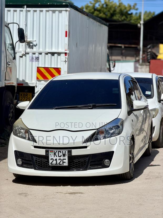 Toyota Vitz 2013 White