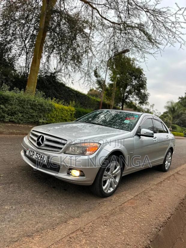 Mercedes-Benz C200 2010 Silver