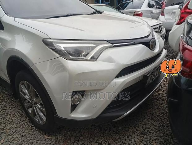 Toyota RAV4 2016 White