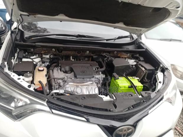 Toyota RAV4 2016 White