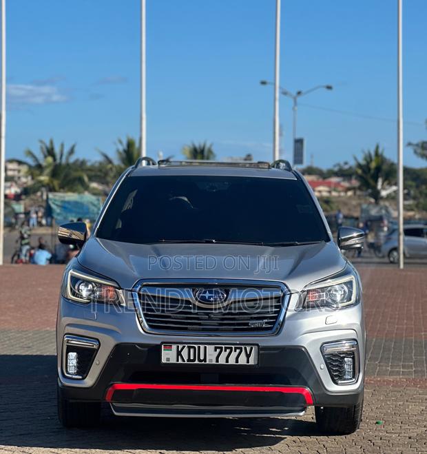Subaru Forester 2018 Silver