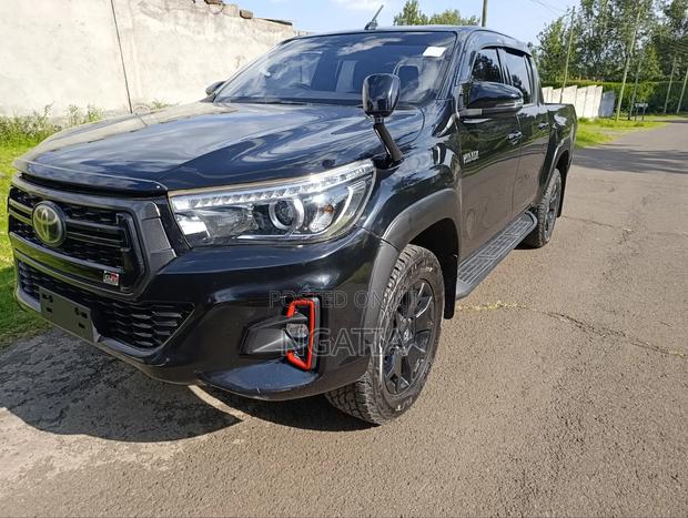 New Toyota Hilux 2019 Black
