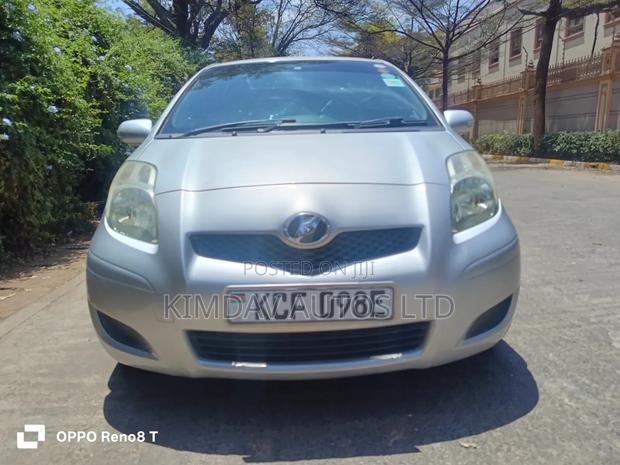 Toyota Vitz 2008 Silver