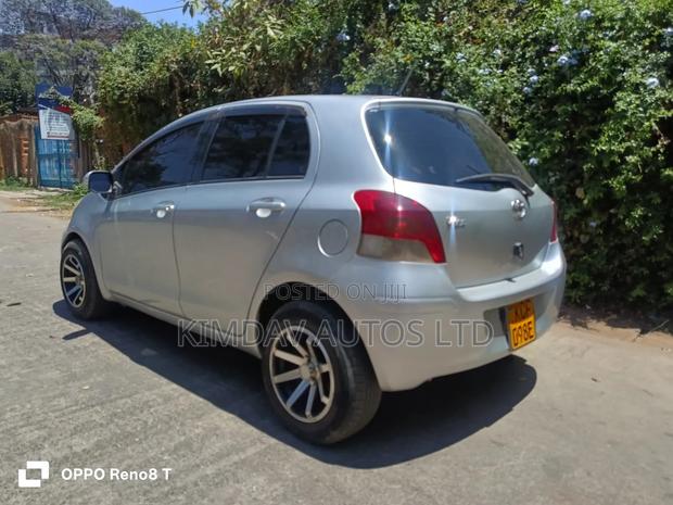 Toyota Vitz 2008 Silver