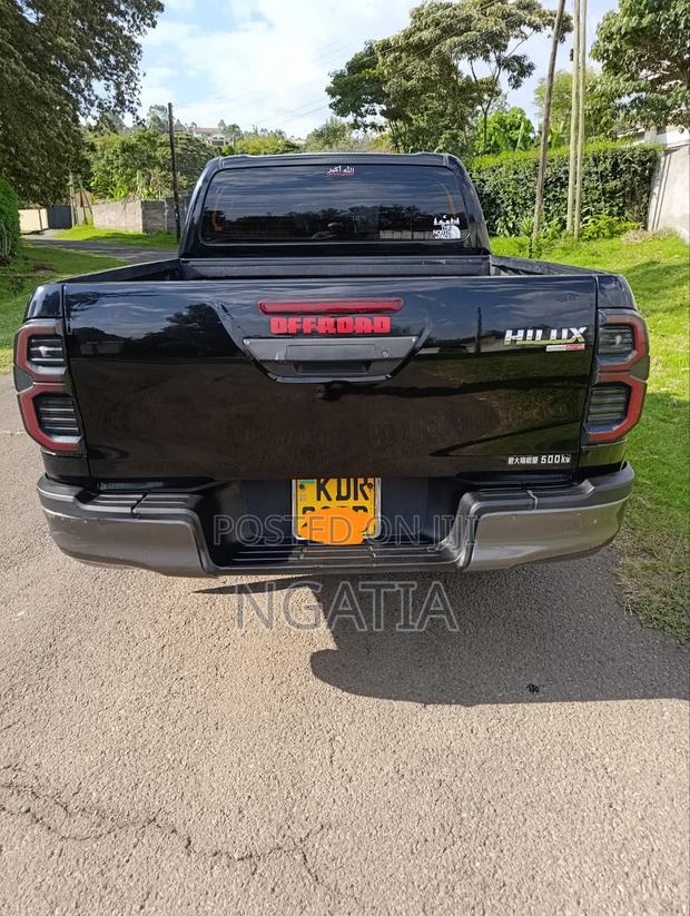 New Toyota Hilux 2019 Black