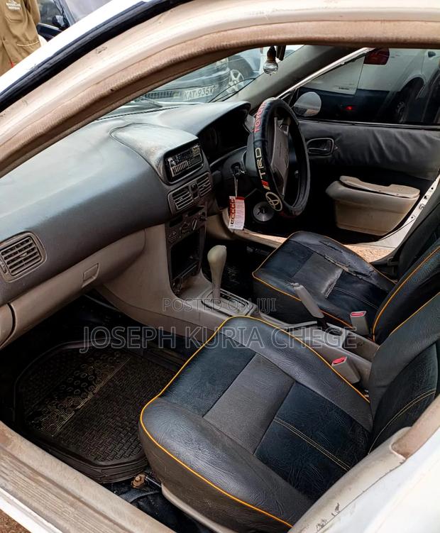 Toyota Corolla 1998 White
