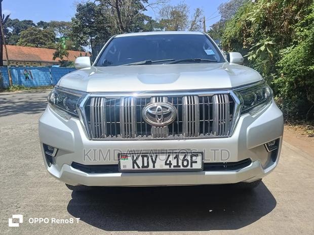 Toyota Land Cruiser Prado 2011 Silver